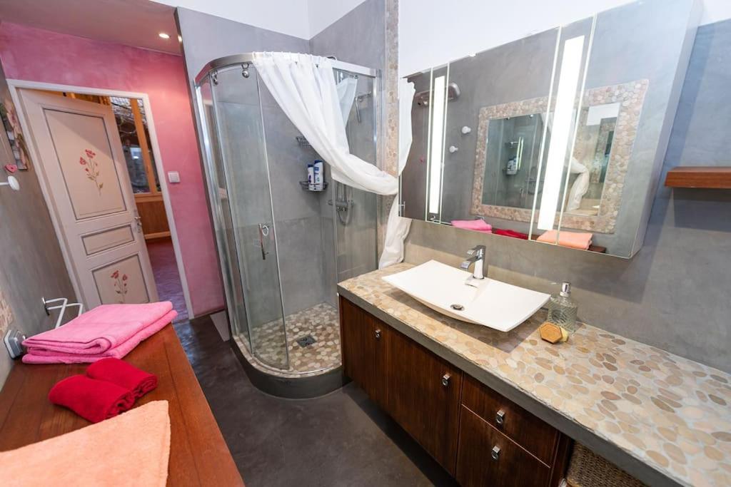 Anna-Maria : Grand Appartement 10 Personnes+Parking Prive -Actif+ Location- Marsylia Zewnętrze zdjęcie
