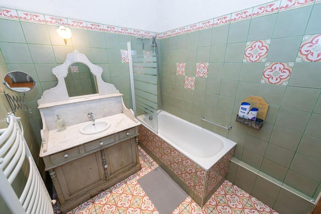 Anna-Maria : Grand Appartement 10 Personnes+Parking Prive -Actif+ Location- Marsylia Zewnętrze zdjęcie
